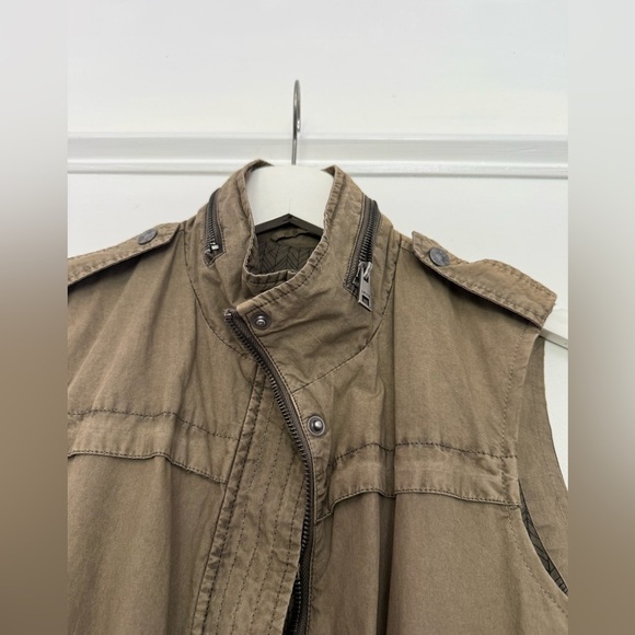 Levi's Beige Utility Vest - Picture 4 of 10